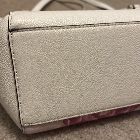 🔥Calvin Klein Leather Floral Tote and Pouch PRICED TO SELL - Picture 8 of 9